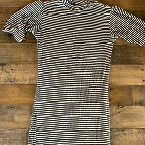 Puff sleeve tee sage green stripe